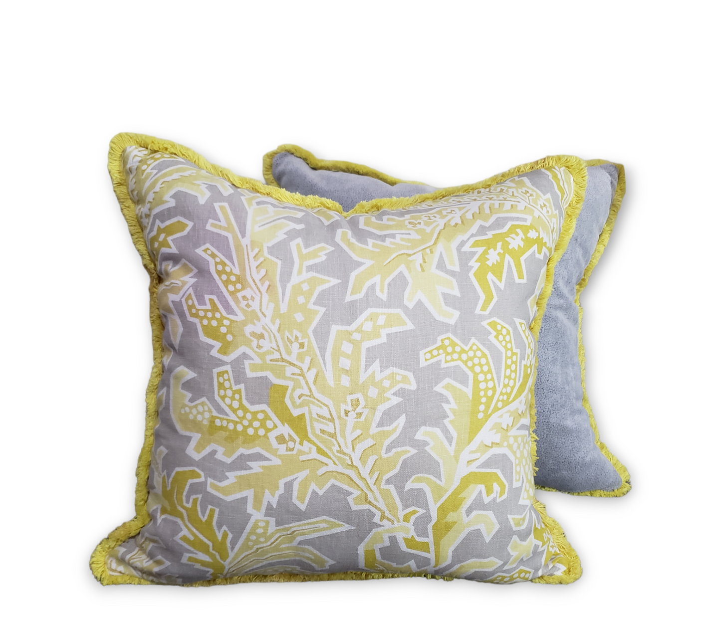 Invite a touch of finesse to your home with the Kimberly Buttercup Luxury Throw Pillow. This designer cushion cover, crafted with Duralee fabric, is sure to infuse your space with a hint of sophistication and exclusivity. The delicate yellow color will bring an elegant ambiance to any room.
Highlights
22x22in
Pillow Cover and Polyfill Insert