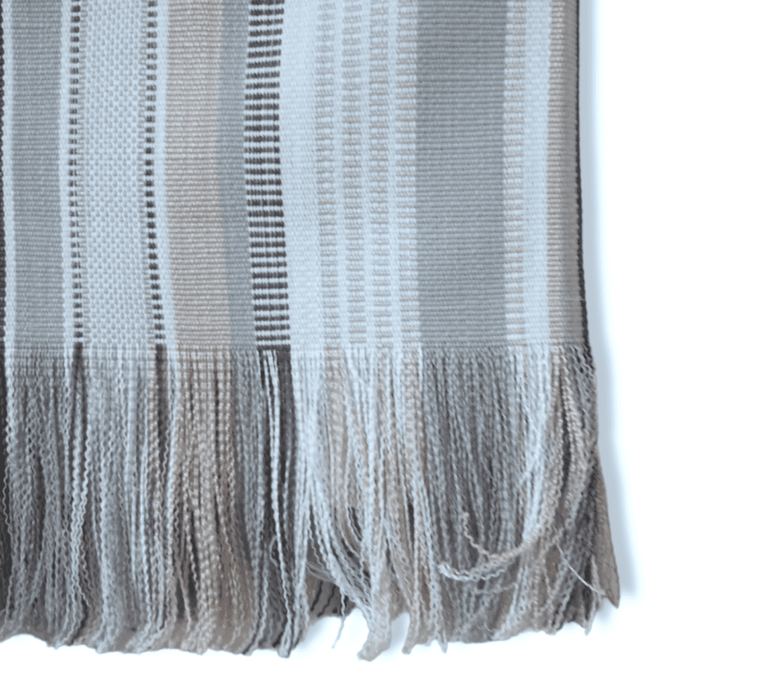Woven Blush modern high end Bogo woven Rug. Enjoy international shipping to the USA, Canada,UK,Jamaica and the Caribbean.