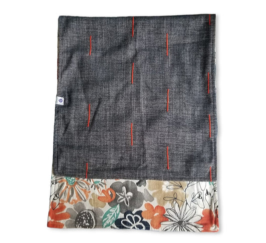 Bring the beauty of spring indoors with our Easy Spring Bed Runner! Expertly handcrafted from luxury woven fabric in a delightful blend of playful black and orange, this reversible design adds a touch of high-end designer flair to any bedroom. Create an inviting atmosphere and make your queen bed look like a million bucks.
