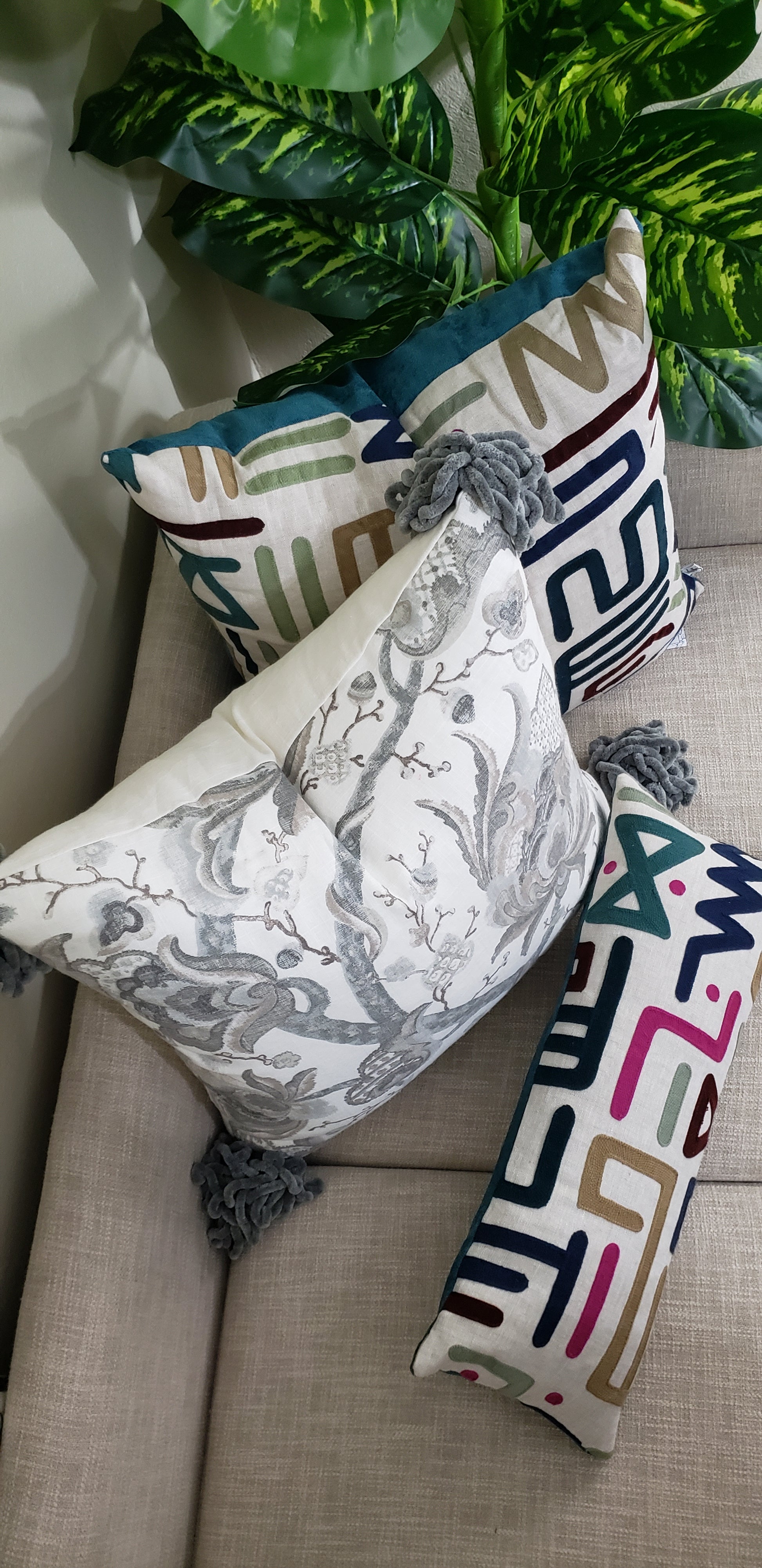 Transform an ordinary couch into an inviting sanctuary with our Grey Serenity Decorative Cushion Cover. Crafted with luxurious, soft linen blend fabric and eye-catching chunky tassels, it adds unique sophistication to your home. Enjoy the beauty and comfort of the designer throw pillow's muted colors and make your living space a peaceful oasis. Experience the lavish lifestyle!
 
Highlights 

Made from Diantha Grey P Kaufmann Fabric

Hand-made 

Unique design

