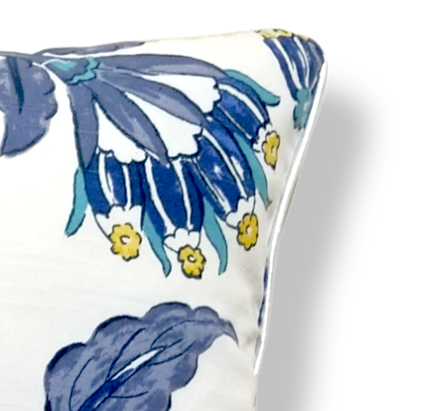 Robert Allen Home Auretta Decorative Pillow.  Lumbar and square. - Advenique Home Decor