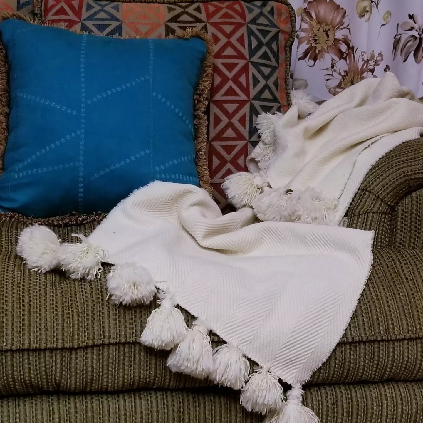 Shop luxury bed runners and scarves for your home.  Get the best top 2022 high end throws, Runners and Scarves now on sale.